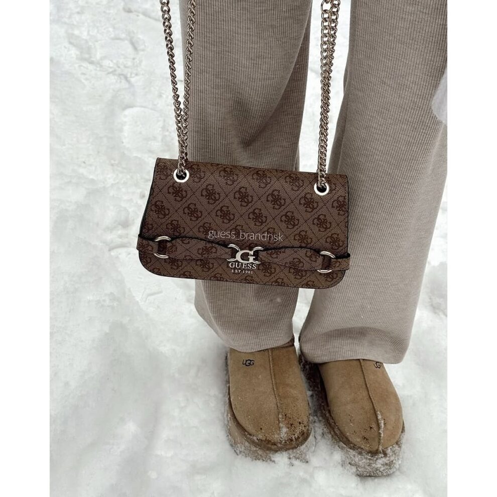 حقيبة كتف نسائية بيج من جيس Guess