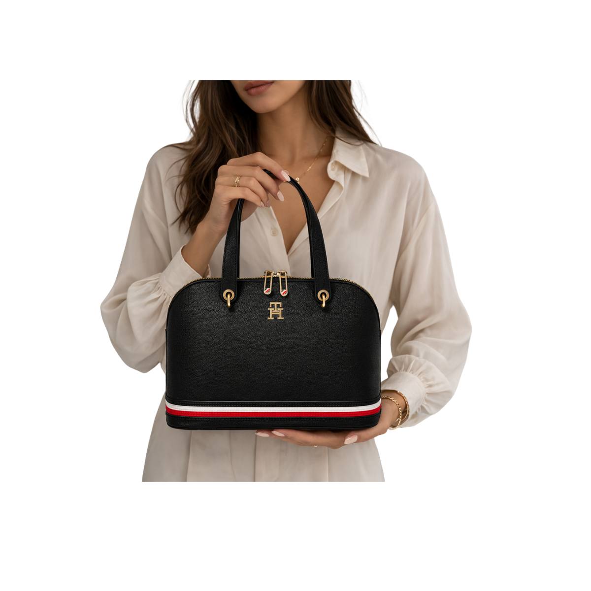 شنطة نسائية Tommy Hilfiger – تصميم أنيق ولمسة فاخرة