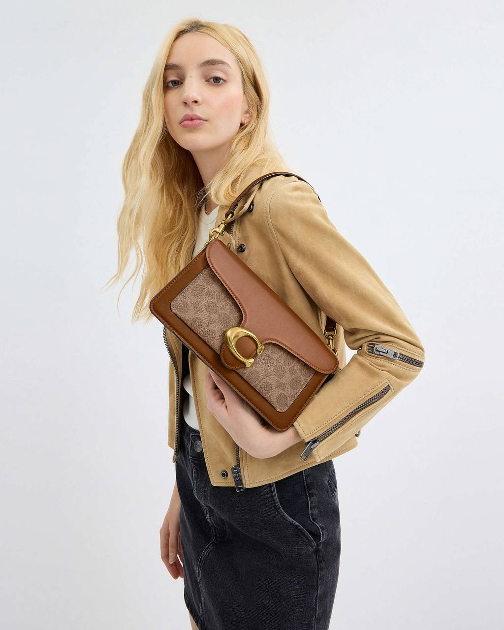 Coach Signature Tabby Shoulder Bag - Timeless Sophistication