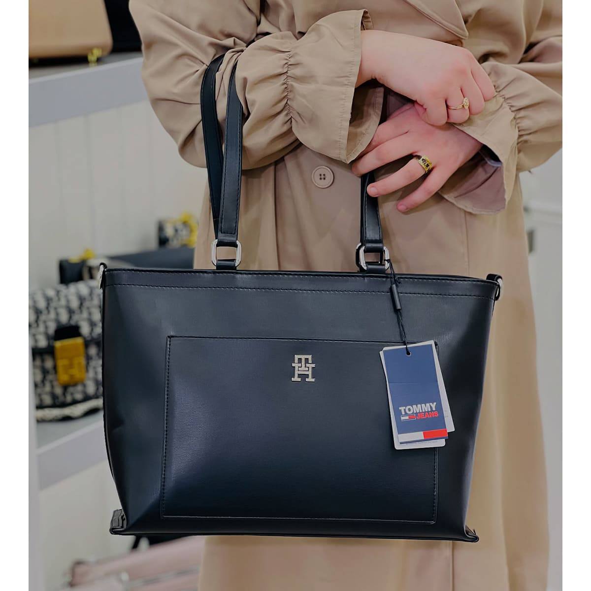 Tommy Hilfiger Elegant Tote Bag – Black
