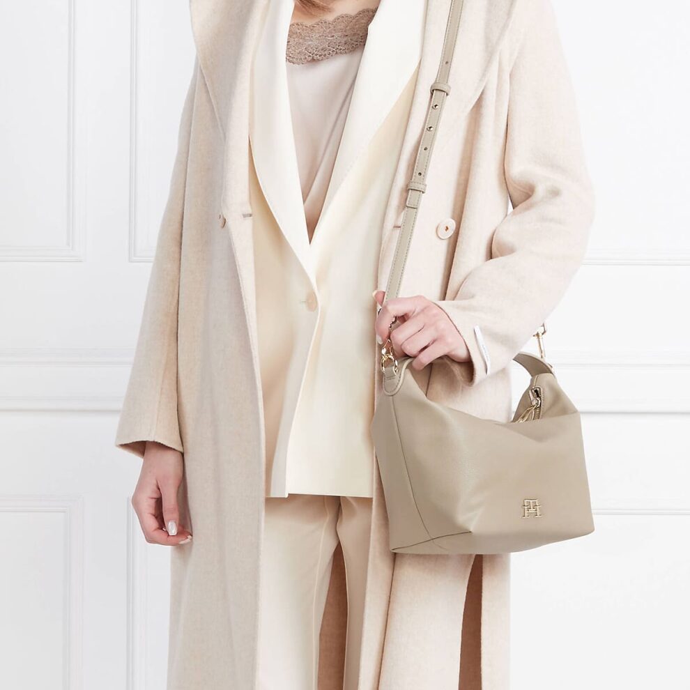 حقيبة كتف نسائية بيج من تومي هيلفيغر AW0AW14499