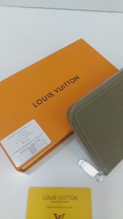 محفظة لويس فيتون (Louis Vuitton)