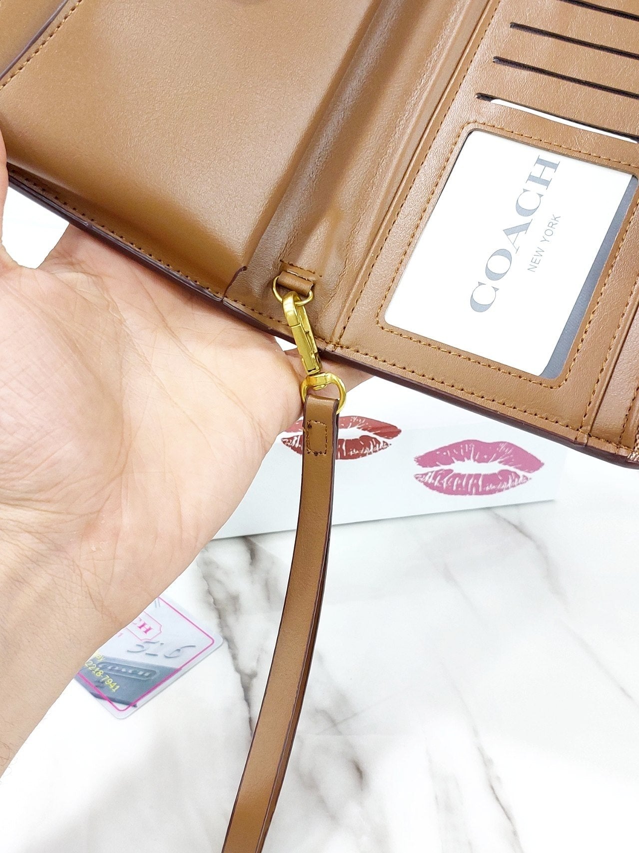 محفظة نسائية ماركة Coach