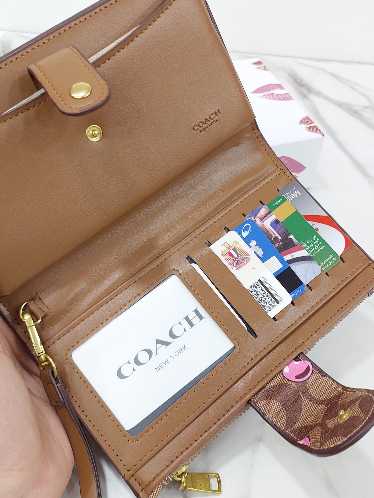 محفظة نسائية ماركة Coach