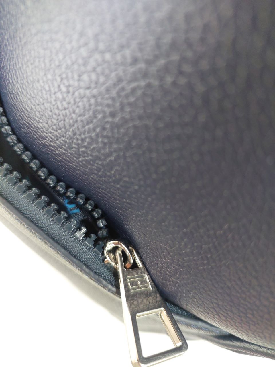 شنطة ظهر تومي هيلفيغر رجالي - جلد فاخر | Tommy Hilfiger Backpack
