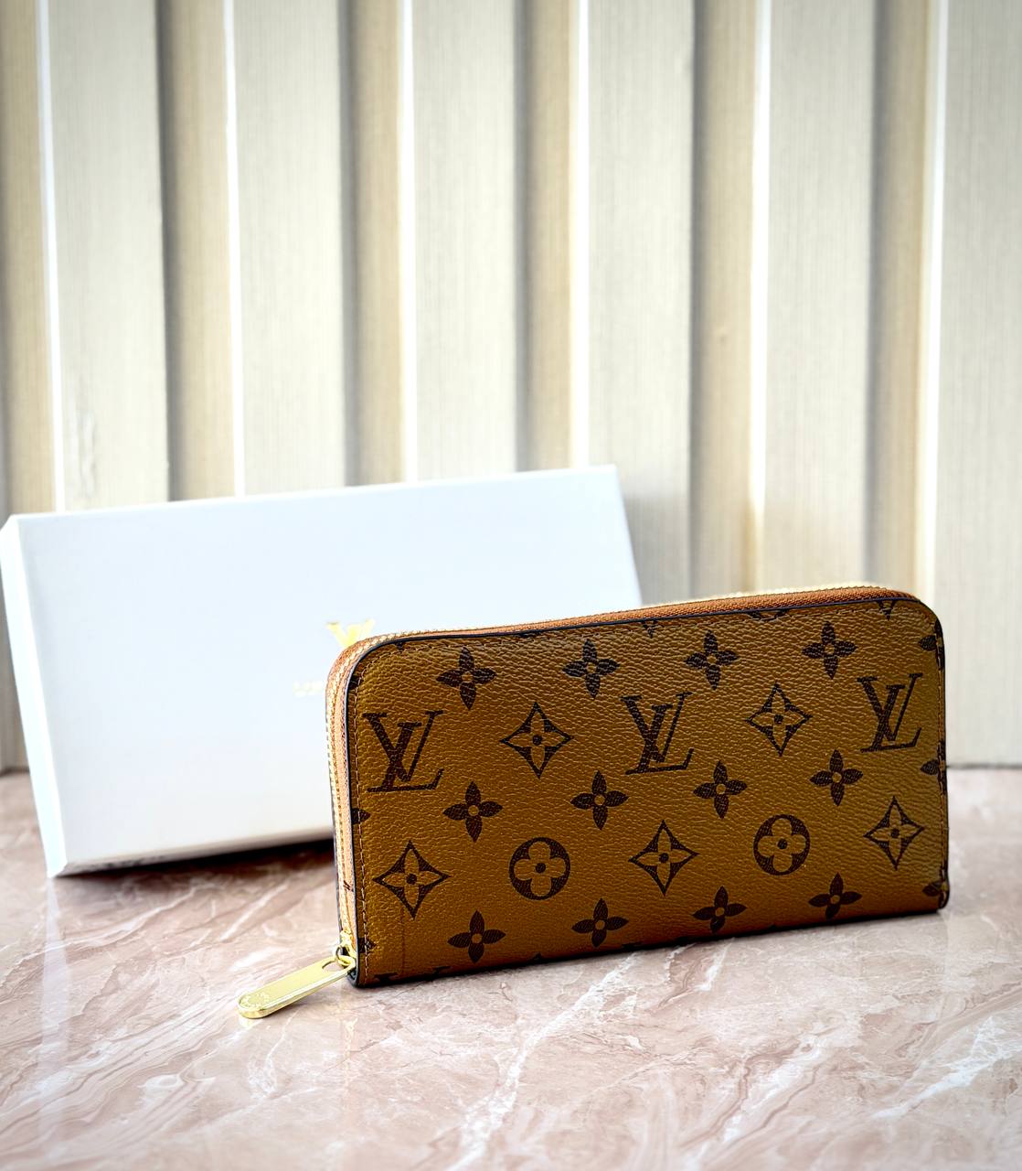 محفظة نسائية طويلة بسحاب فاخرة من Louis Vuitton