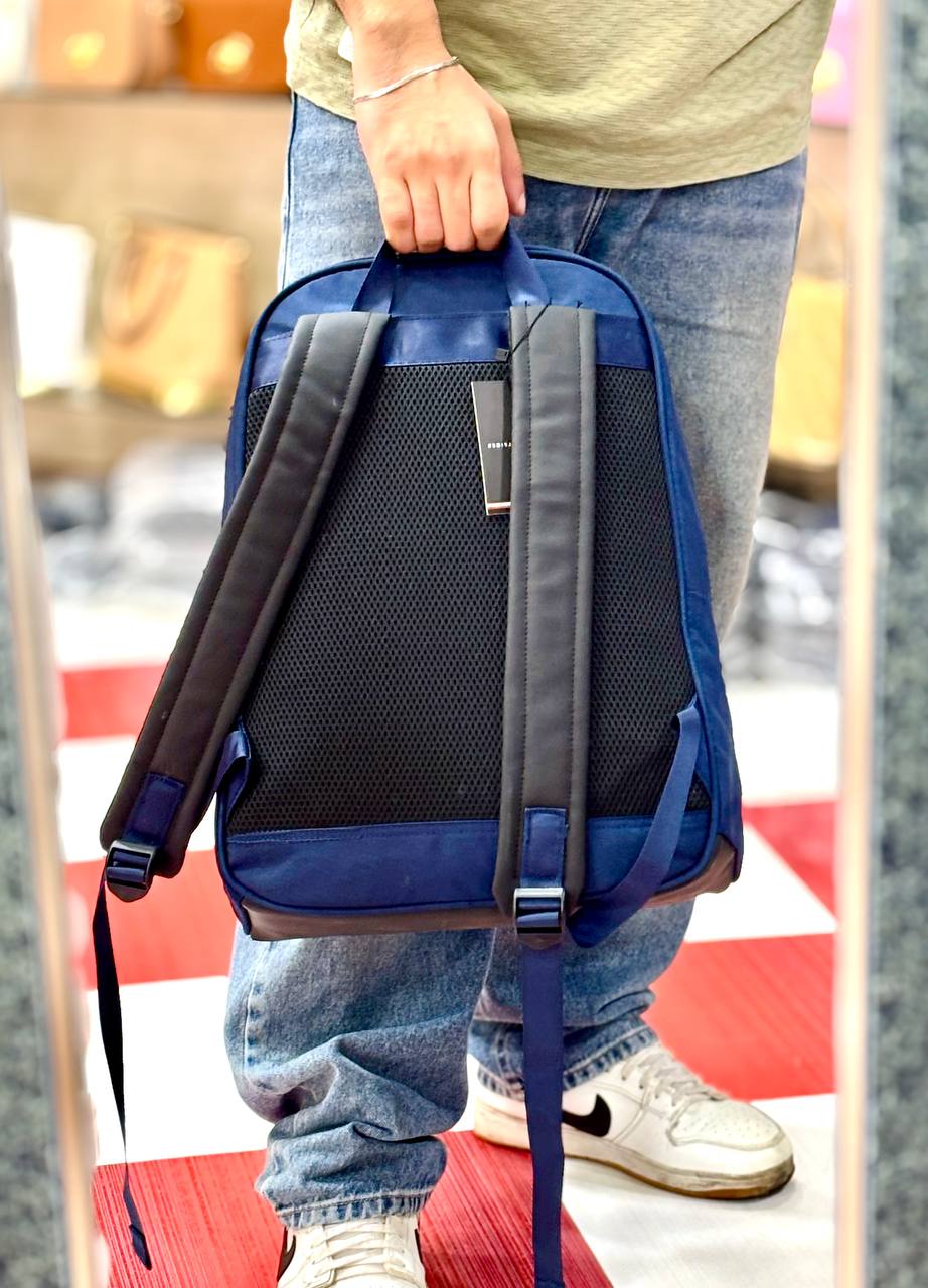 حقيبة ظهر تومي هيلفيغر (Tommy Hilfiger Backpack) - تصميم عصري وأنيق