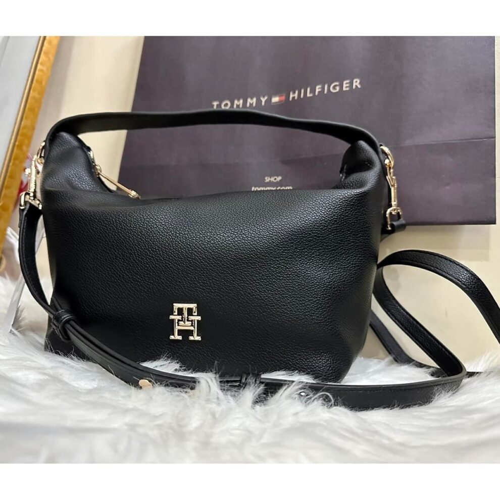 حقيبة كتف نسائية سوداء من تومي هيلفيغر Aw0Aw14499