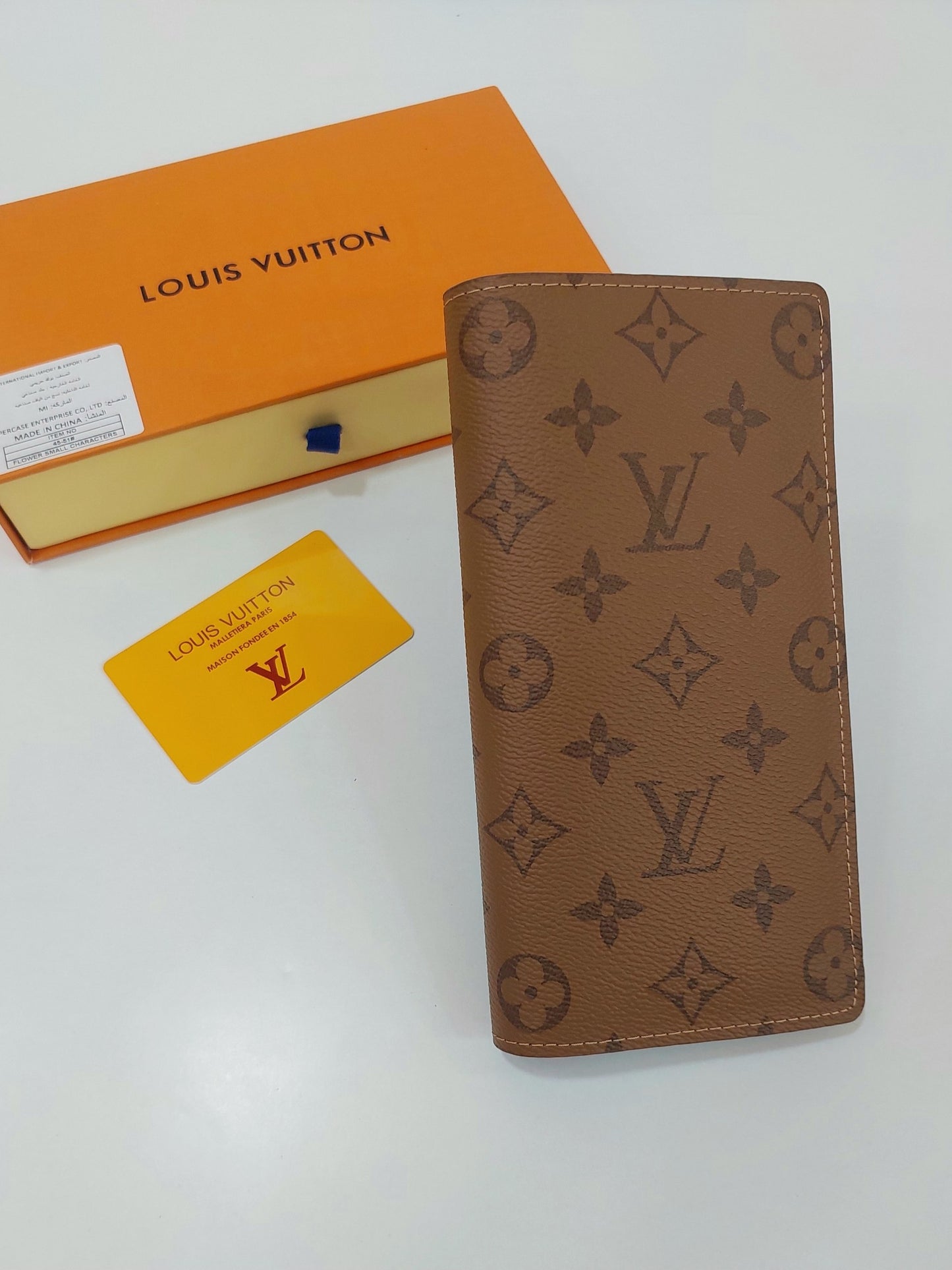 محفظة لويس فيتون (Louis Vuitton) الطويلة