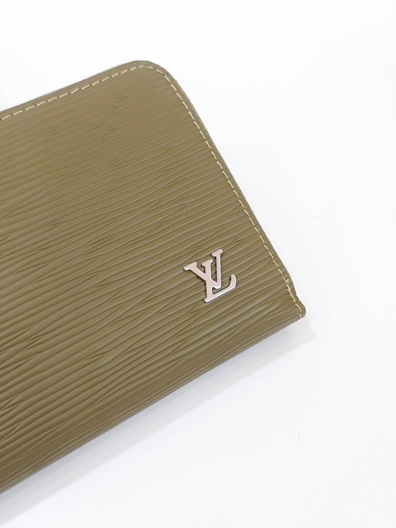 محفظة لويس فيتون (Louis Vuitton)