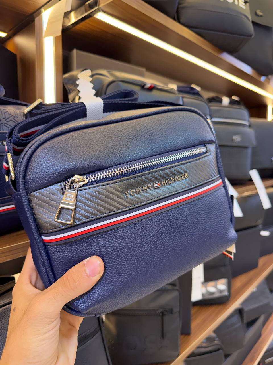 حقيبة كروس رجالية تومي هيلفيغر /كحلي