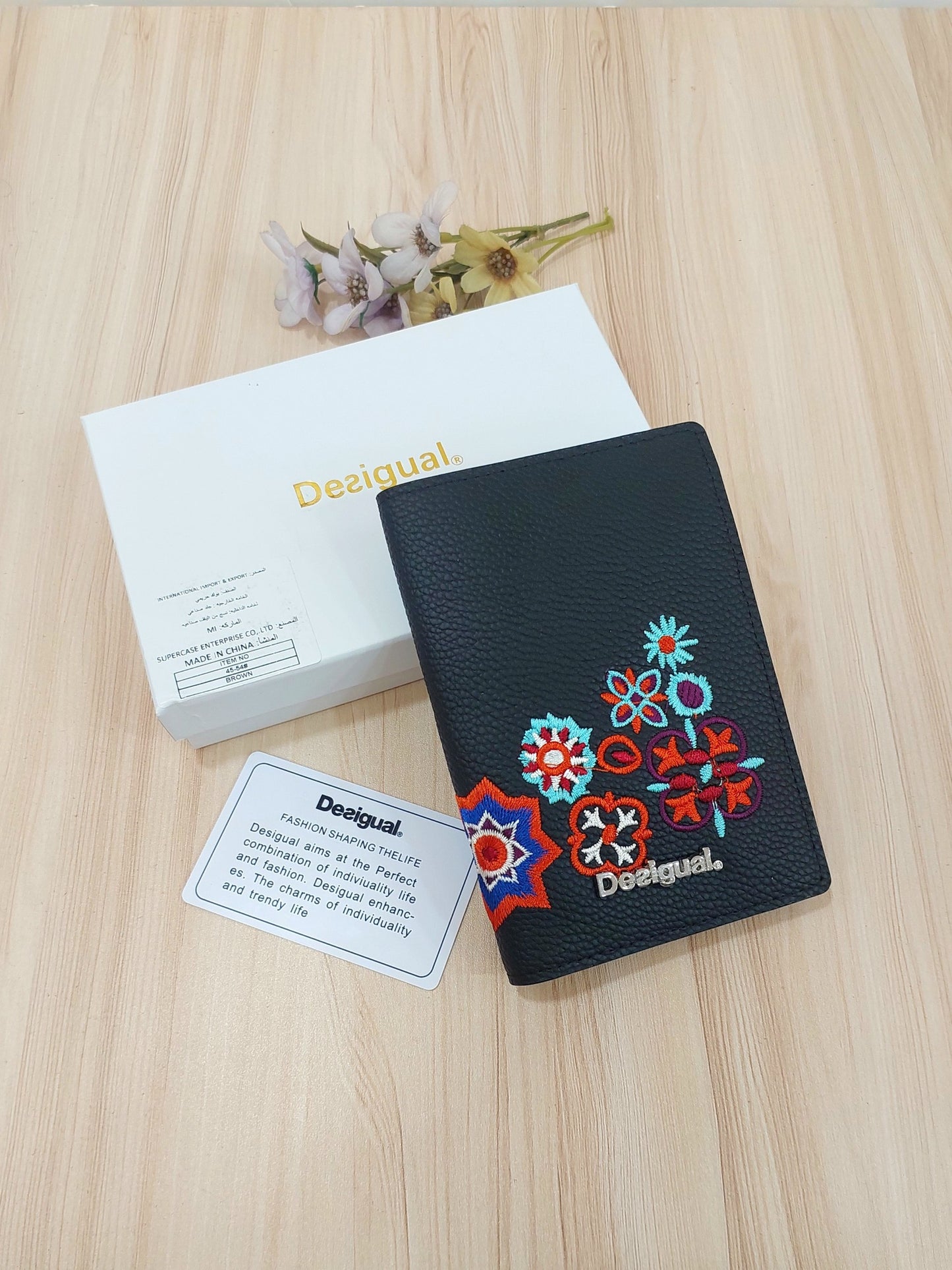 محفظة ديزيجوال (Desigual) العصرية