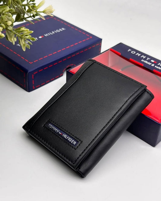 محفظة Tommy Hilfiger الرجالي - تصميم Trifold  باللون الأسود