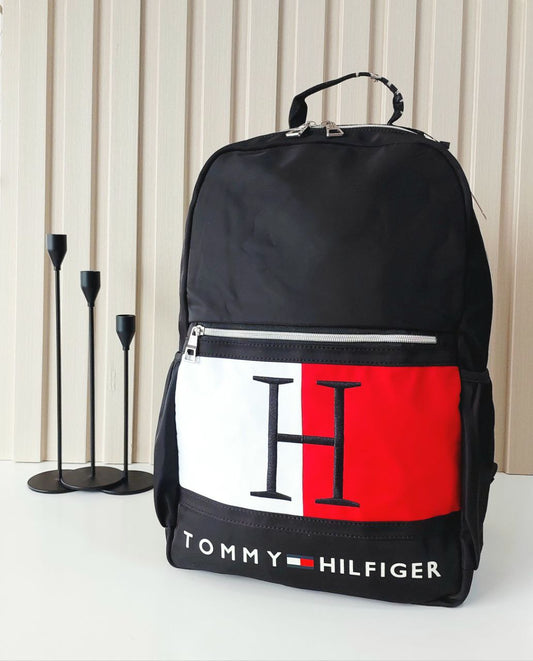 حقيبة ظهر تومي (Tommy Backpack) الكلاسيكية