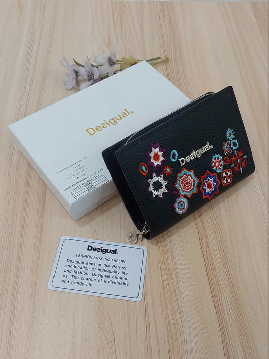 محفظة Desigual الفاخرة