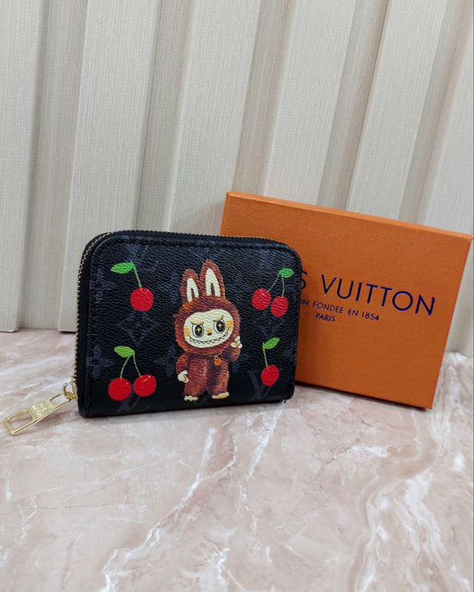 محفظة حريمي من Louis Vuitton