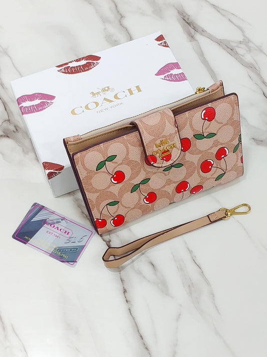 محفظة نسائية ماركة Coach