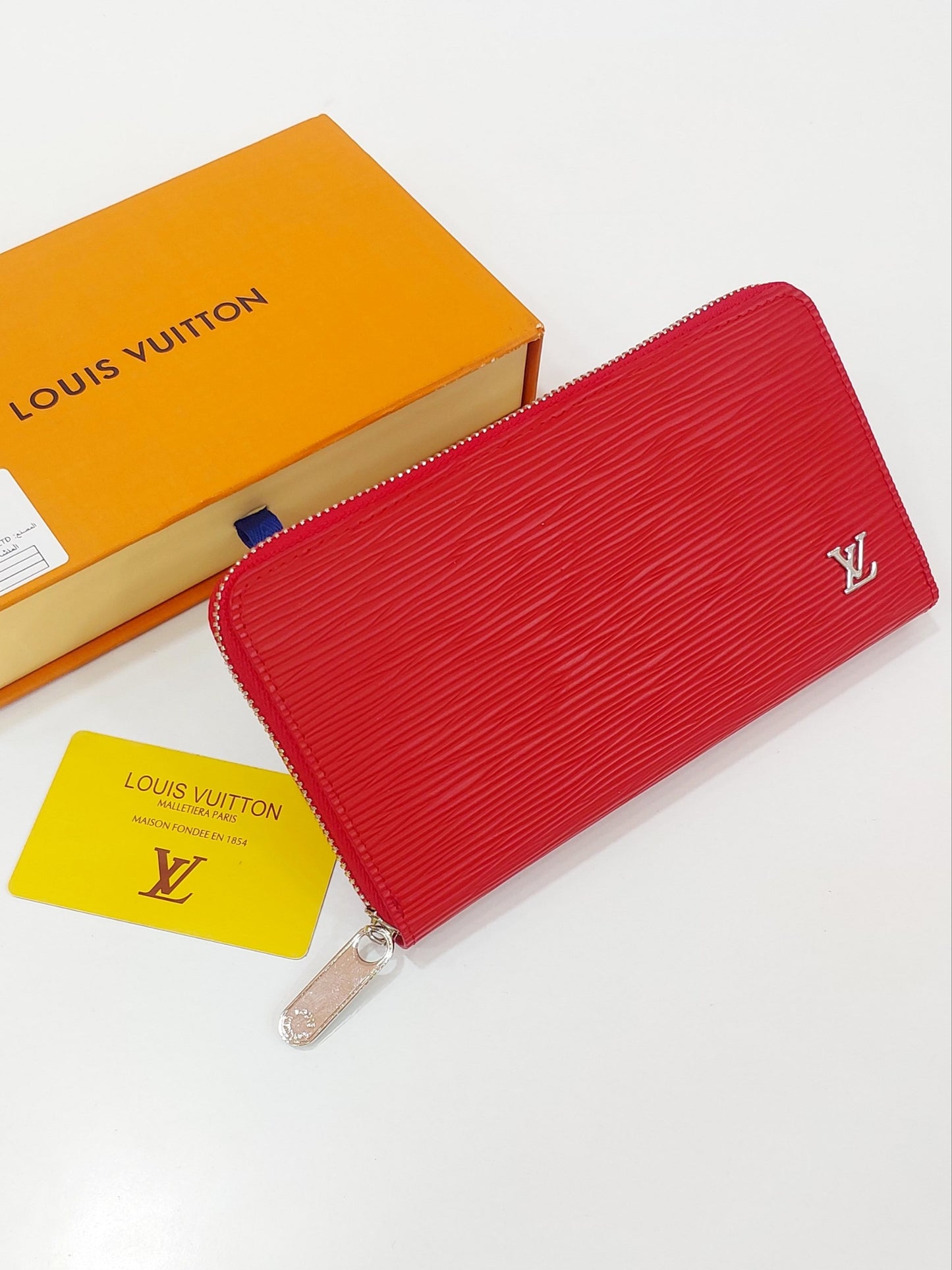 محفظة لويس فيتون (Louis Vuitton)