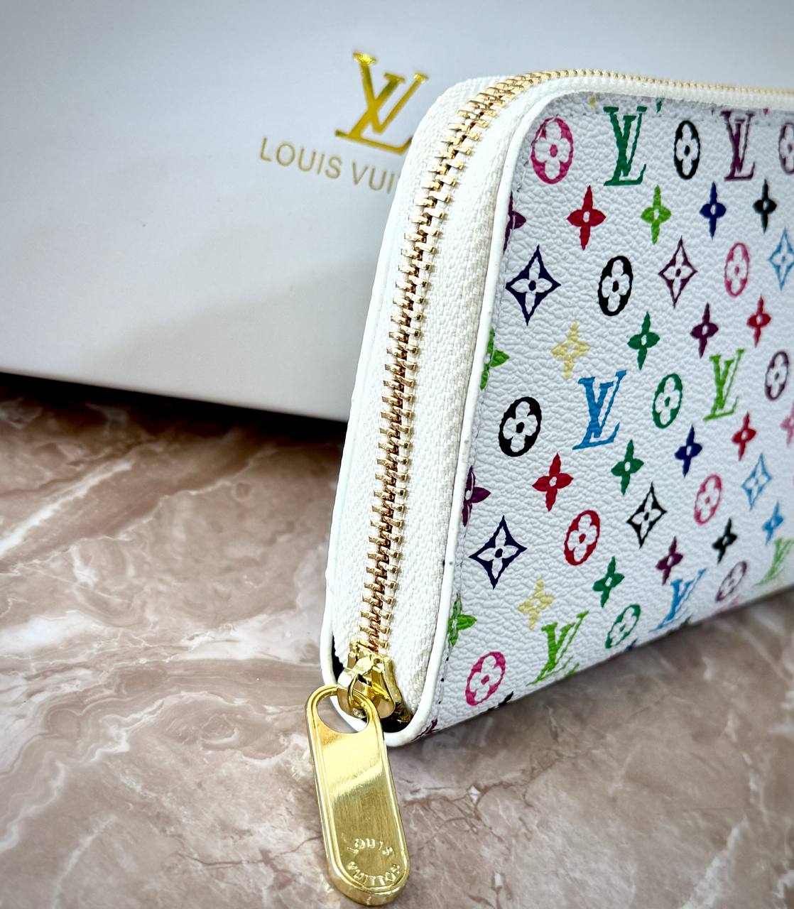 محفظة نسائية طويلة بسحاب فاخرة من Louis Vuitton