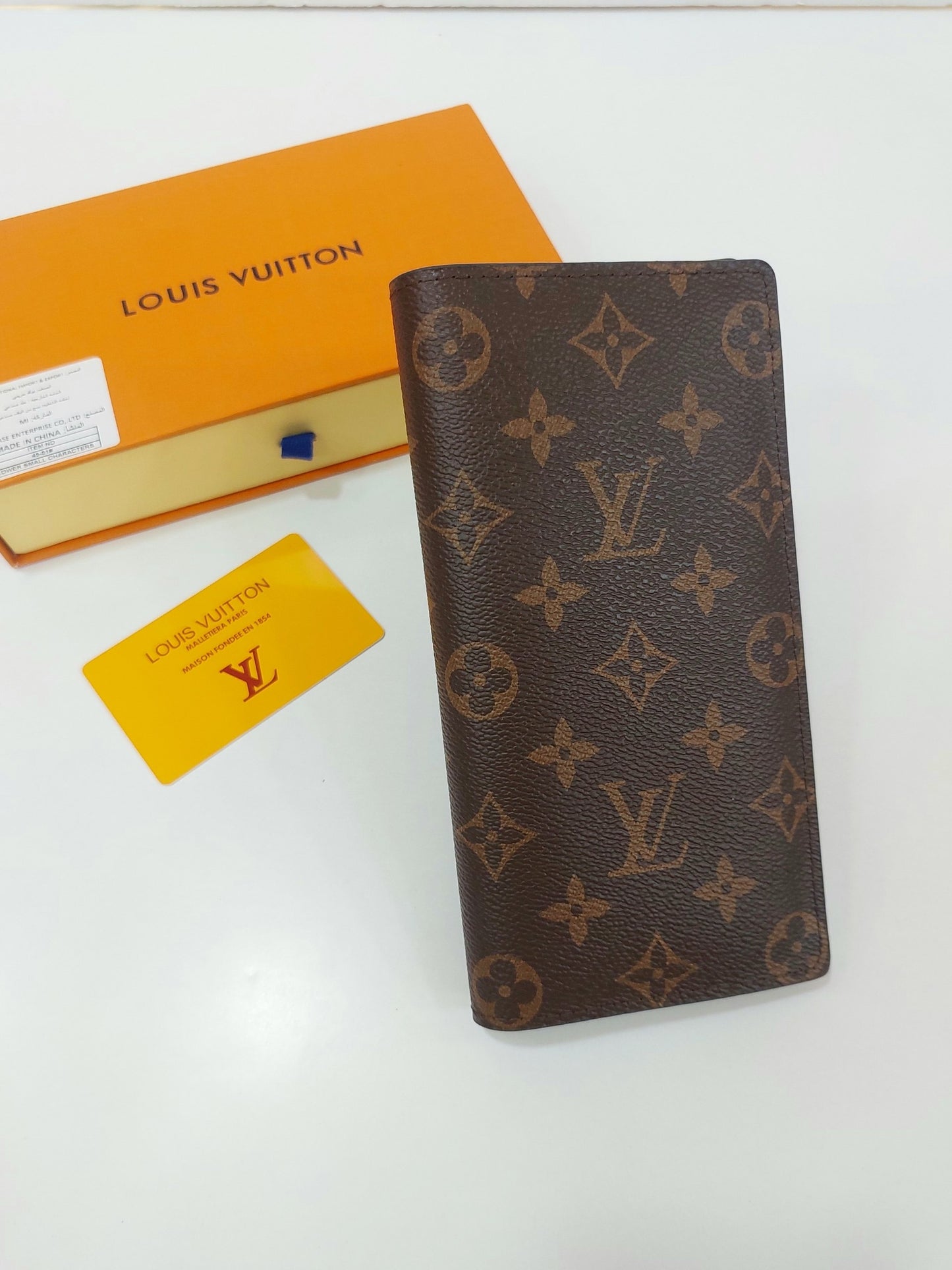 محفظة لويس فيتون (Louis Vuitton) الطويلة