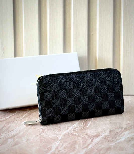 محفظة نسائية طويلة بسحاب فاخرة من Louis Vuitton