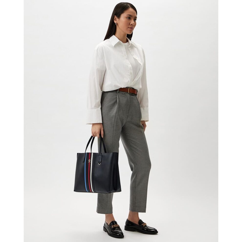 حقيبة كتف نسائية سوداء من تومي هيلفيغر Aw0Aw16409