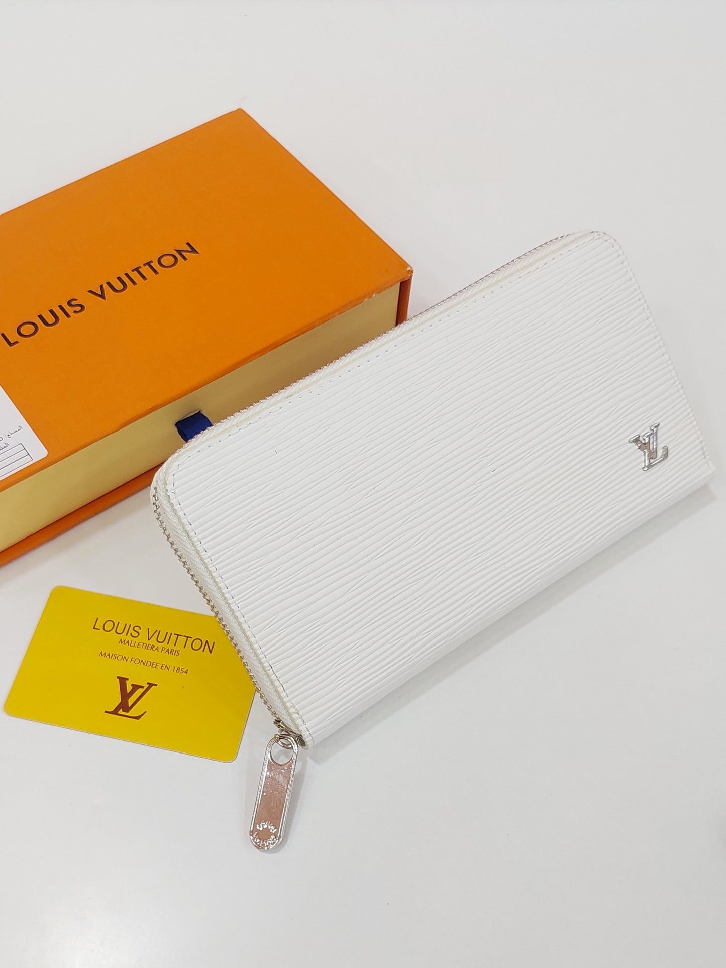 محفظة لويس فيتون (Louis Vuitton)