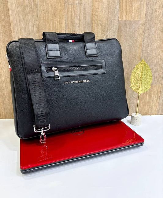 شنطة لاب توب ورجال أعمال عصرية بتصميم أنيق من TOMMY HILFIGER