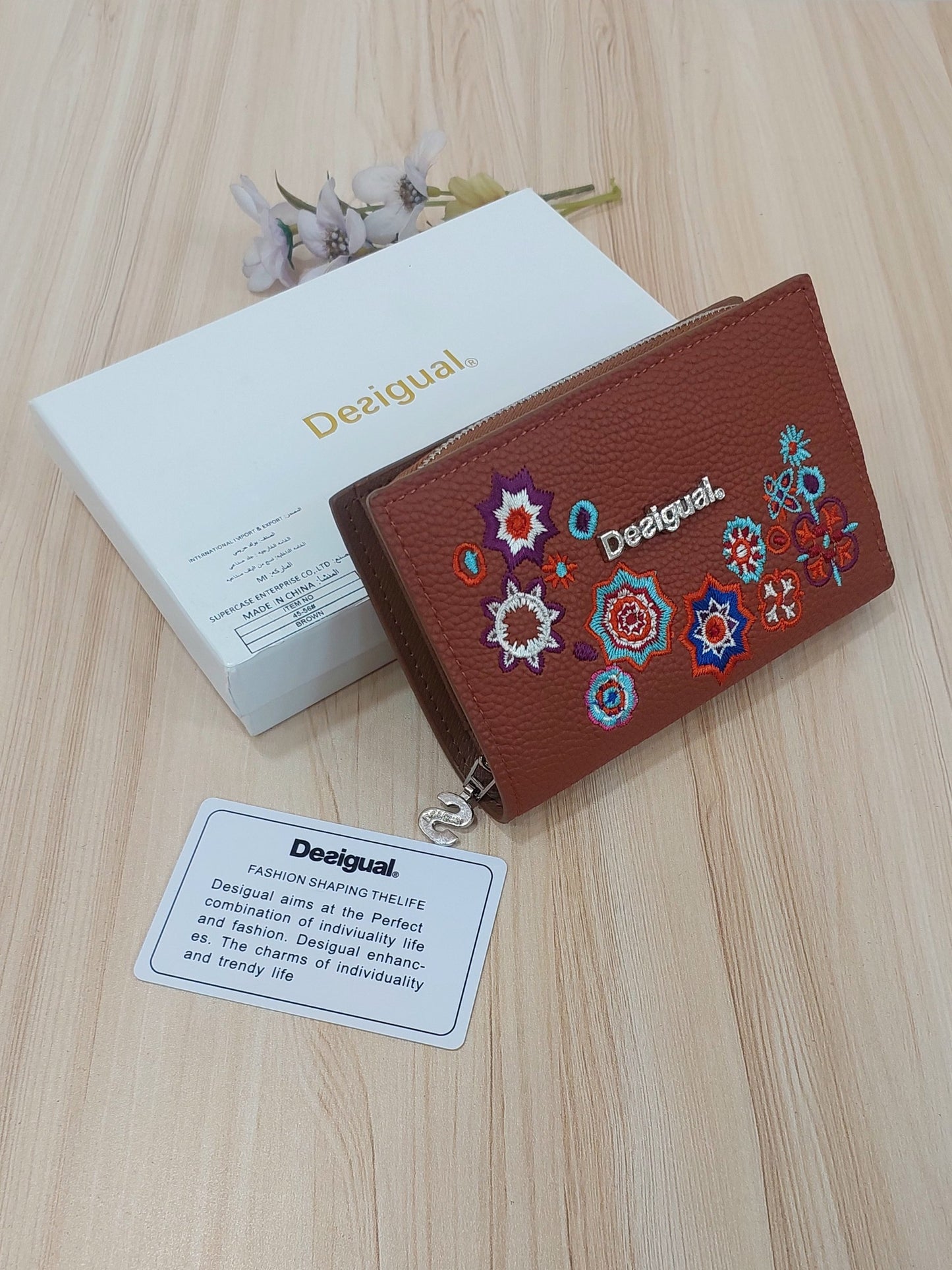 محفظة Desigual الفاخرة