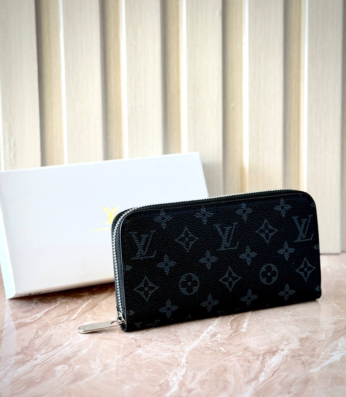 محفظة نسائية طويلة بسحاب فاخرة من Louis Vuitton