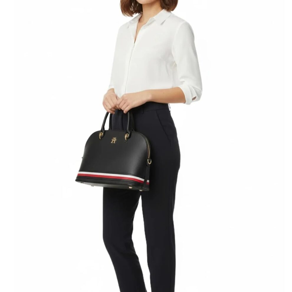 حقيبة كتف نسائية سوداء من تومي هيلفيغر Aw0Aw10453