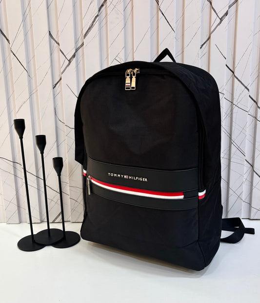 حقيبة ظهر تومي هيلفيغر (Tommy Hilfiger Backpack) - تصميم عصري وأنيق