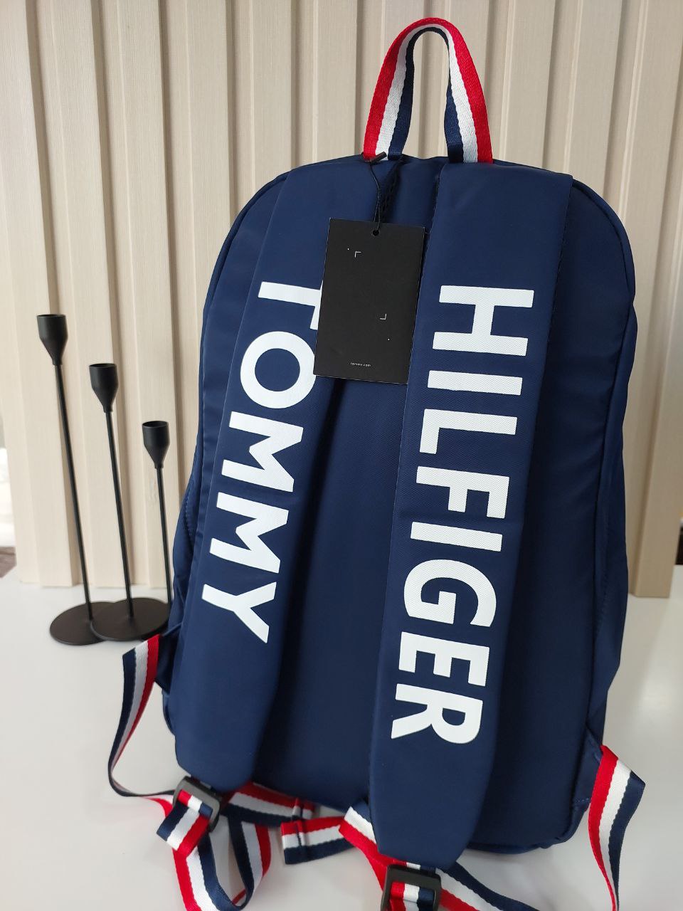 حقيبة ظهر تومي (Tommy Backpack) عصرية وعملية