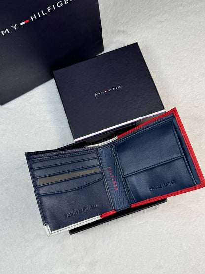 محفظة تومي هيلفيغر (Tommy Hilfiger) - تصميم ثلاثي الألوان "Flag Collection"
