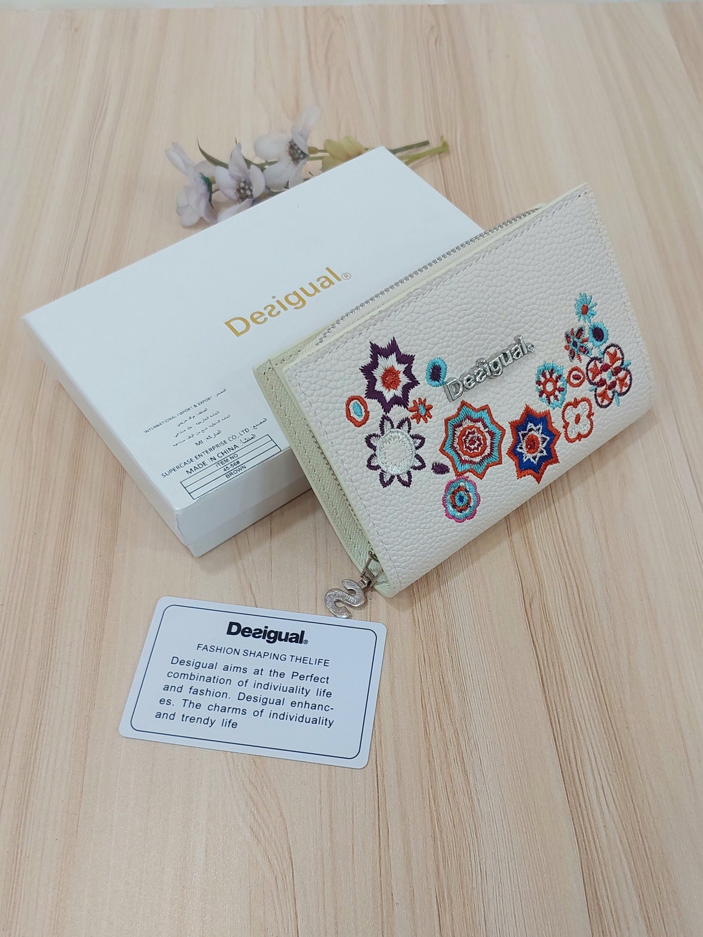 محفظة Desigual الفاخرة